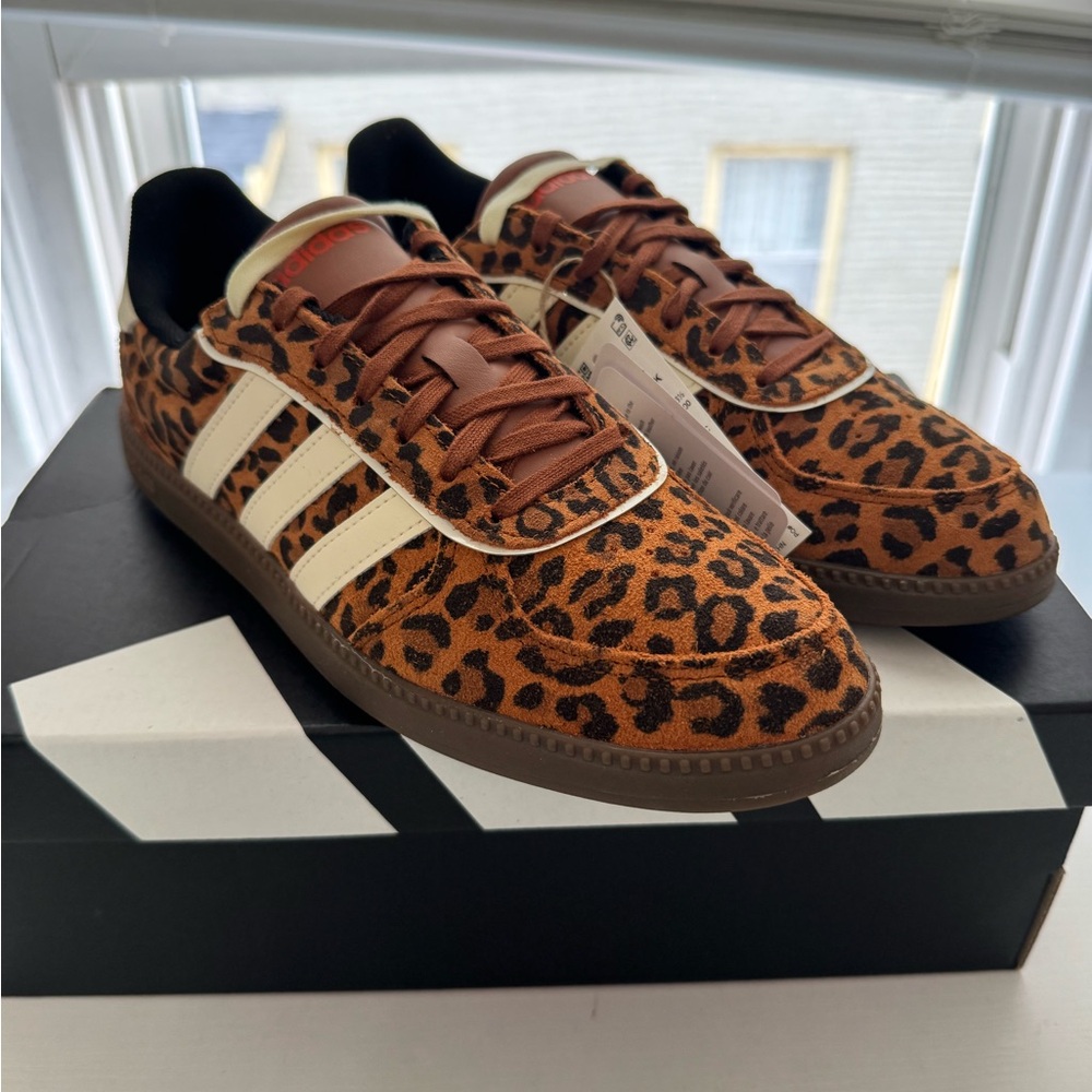 Women’s Adidas BREAKNET SLEEK SHOES size 8 - SOLD OUT!